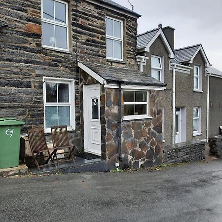 Snowdonia Rock Cottage - Cosy And Pet Friendly Penrhyndeudreath Εξωτερικό φωτογραφία