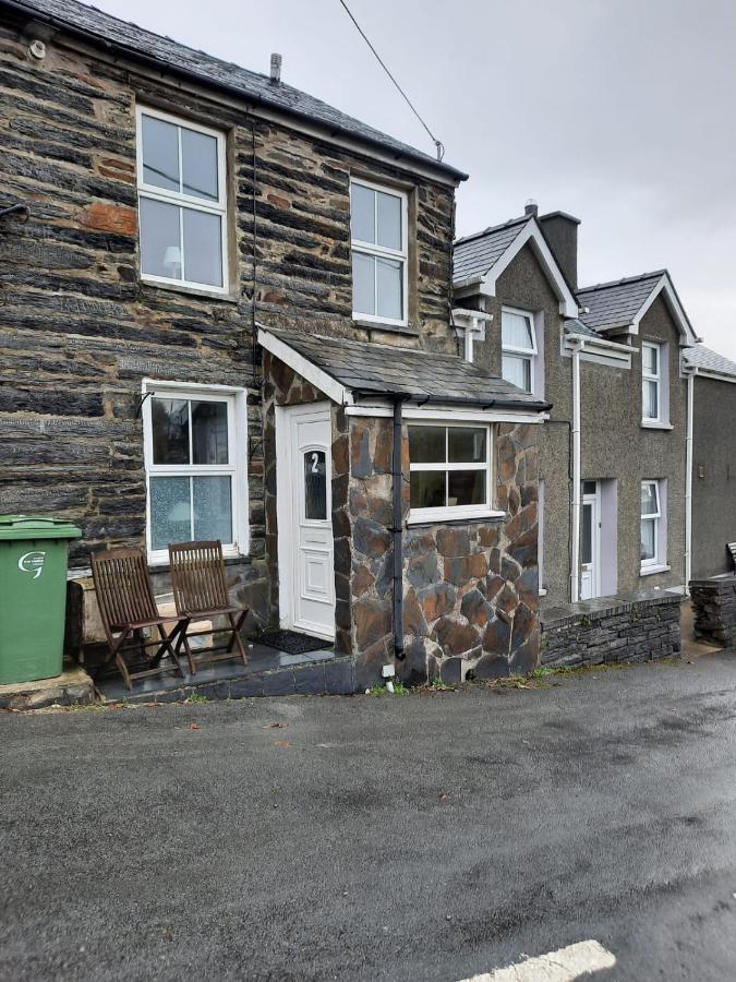 Snowdonia Rock Cottage - Cosy And Pet Friendly Penrhyndeudreath Εξωτερικό φωτογραφία