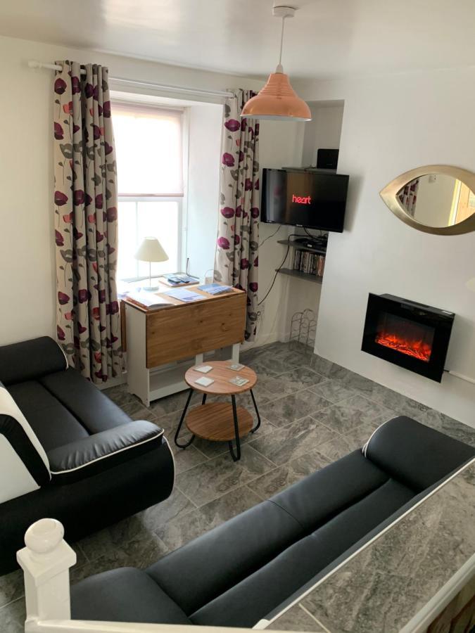 Snowdonia Rock Cottage - Cosy And Pet Friendly Penrhyndeudreath Εξωτερικό φωτογραφία