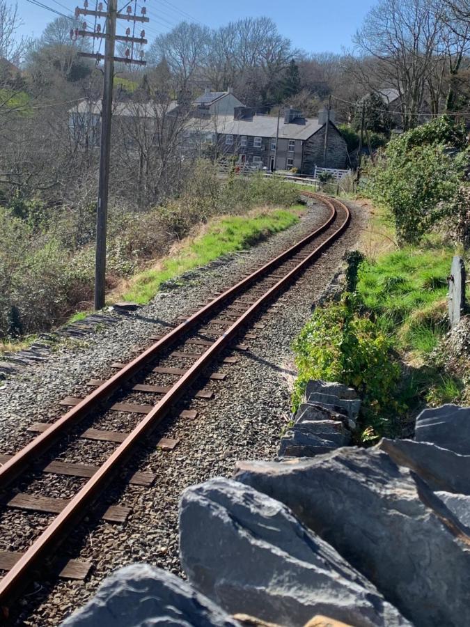 Snowdonia Rock Cottage - Cosy And Pet Friendly Penrhyndeudreath Εξωτερικό φωτογραφία